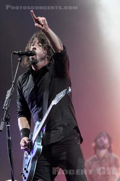 FOO FIGHTERS - 2011-08-26 - SAINT CLOUD - Domaine National - Grande Scene - 